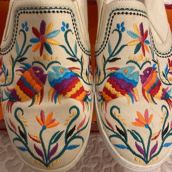 Same Edelman Embroidered shoes sneakers waking shoes lightly worn (like new) - Picture 2 of 3